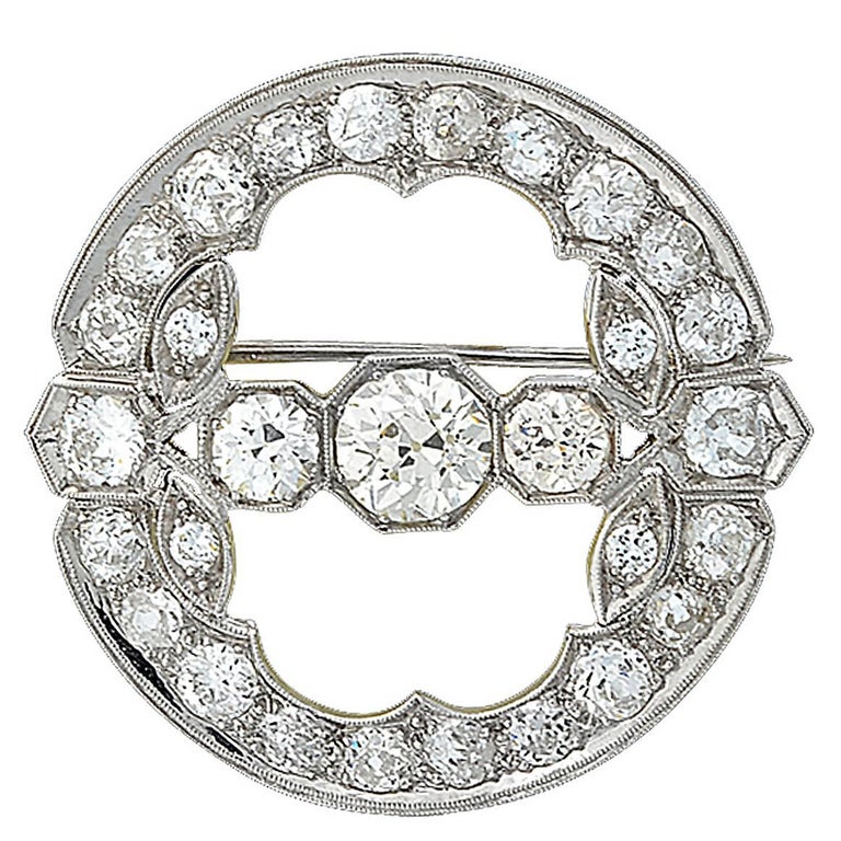 Art Deco 5.35 Carat Diamond Platinum Brooch For Sale