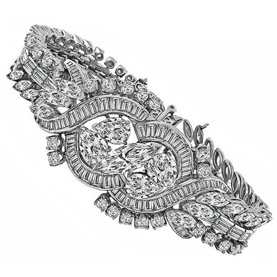 Bracelet en platine avec diamants du milieu du XXe siècle