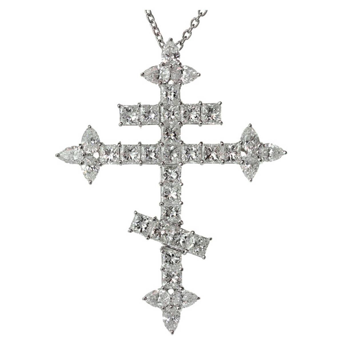 Important Harry Winston 10.86 Carats Diamond  Orthodox Cross Pendant Necklace