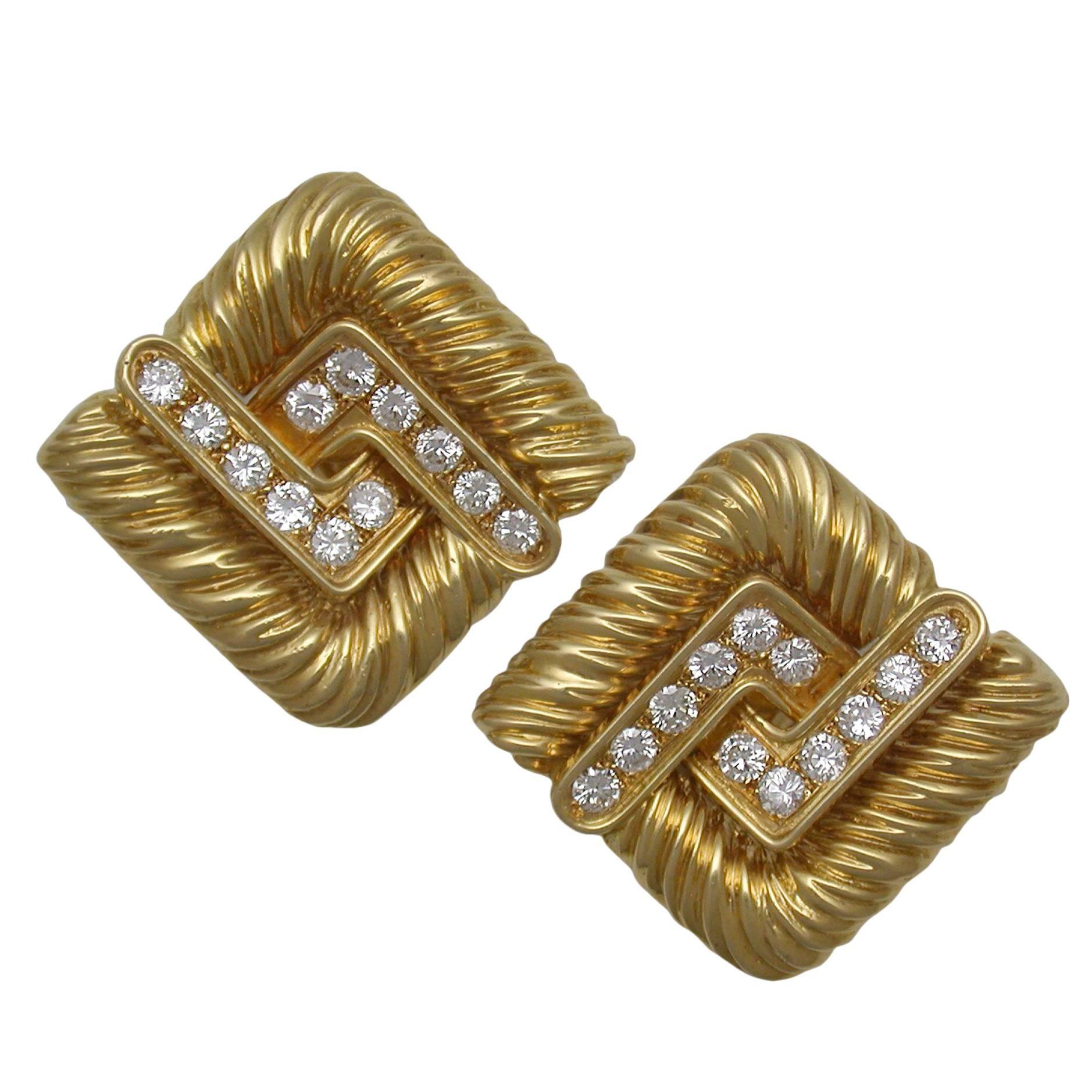 Chic French Diamond Gold Knot Earclips For Sale