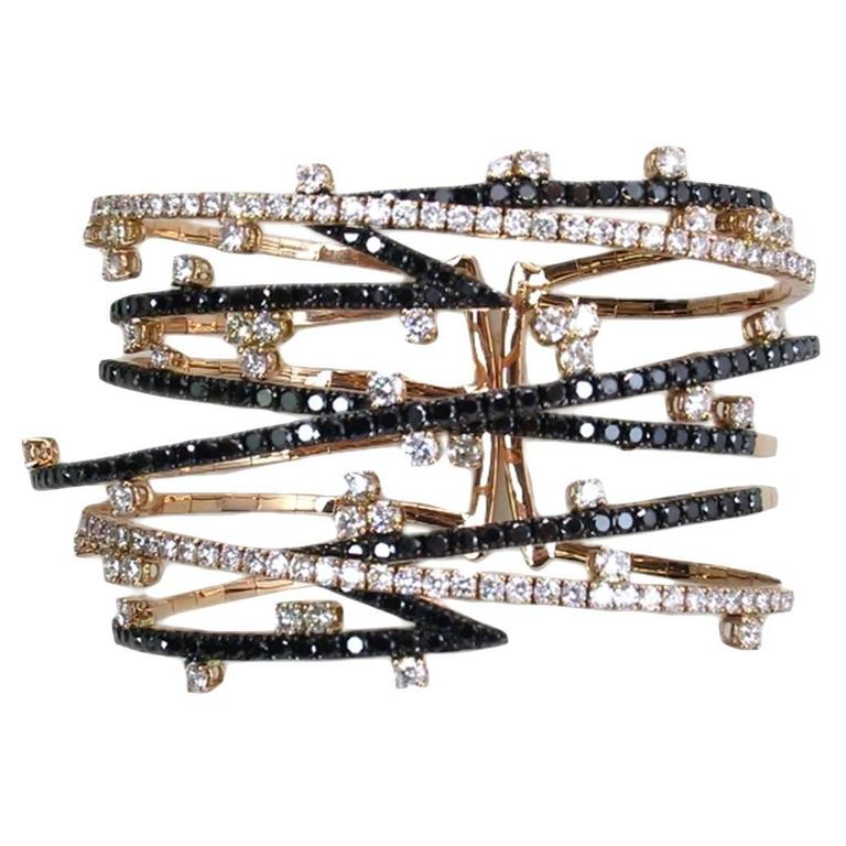 Dazzling Black and White Diamond Gold Bangle Bracelet For Sale