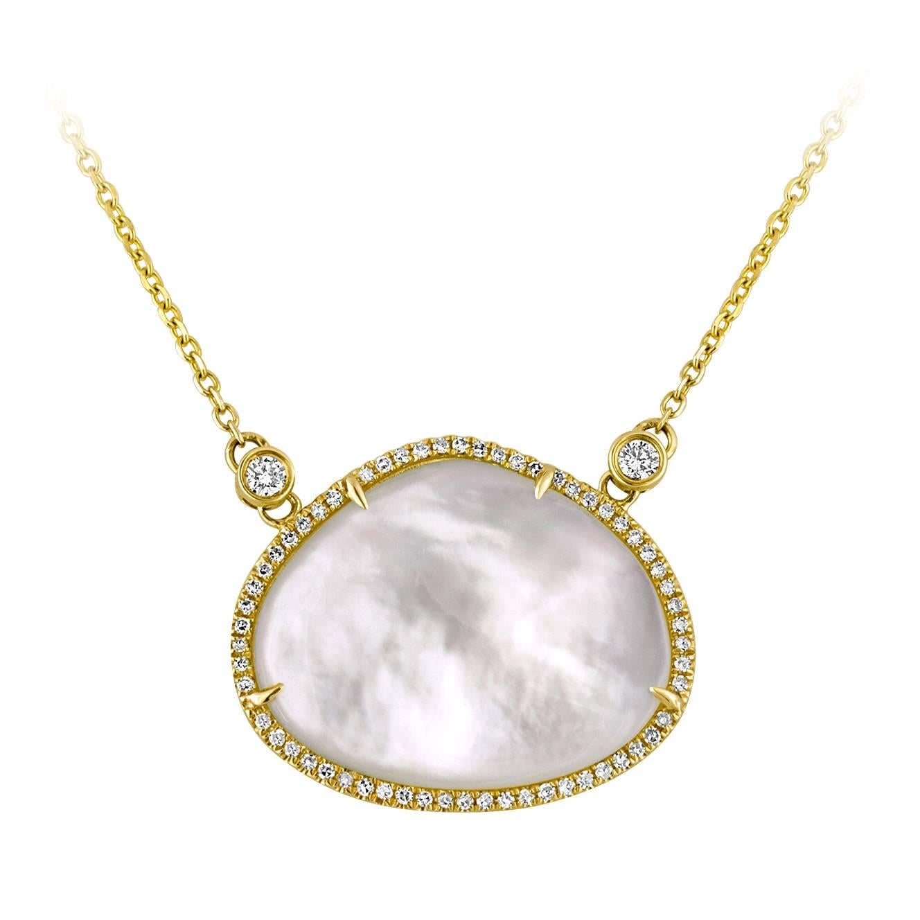 Mother of Pearl 0.26 Carats Diamond Gold Necklace