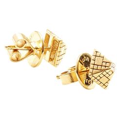 Singular Diamond Gold Stud Earrings 5