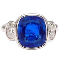 Bague en platine avec saphir de Ceylan naturel non chauffé et diamants