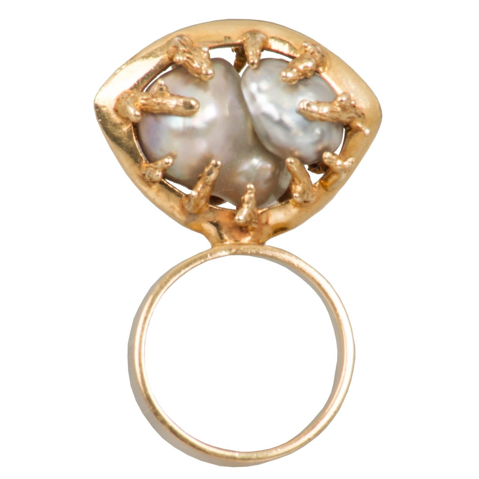 Sculptural Grey Baroque Pearl gold Ring For Sale
