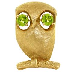1950s gold Owl Brooch with Peridot Eyes