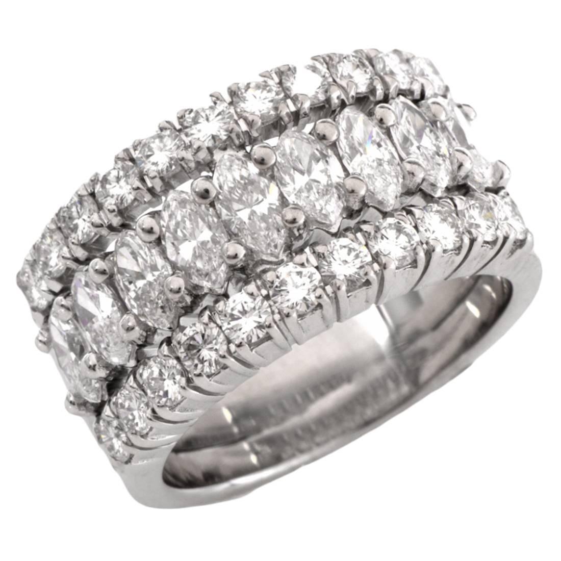 Designer Yanes Diamond 18K  Cocktail Band Ring