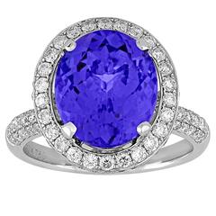 Oval 5.83 Carat Tanzanite and Diamond Ring 3