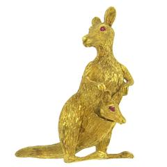 Vintage Ruby Gold Kangaroo Brooch Pin 