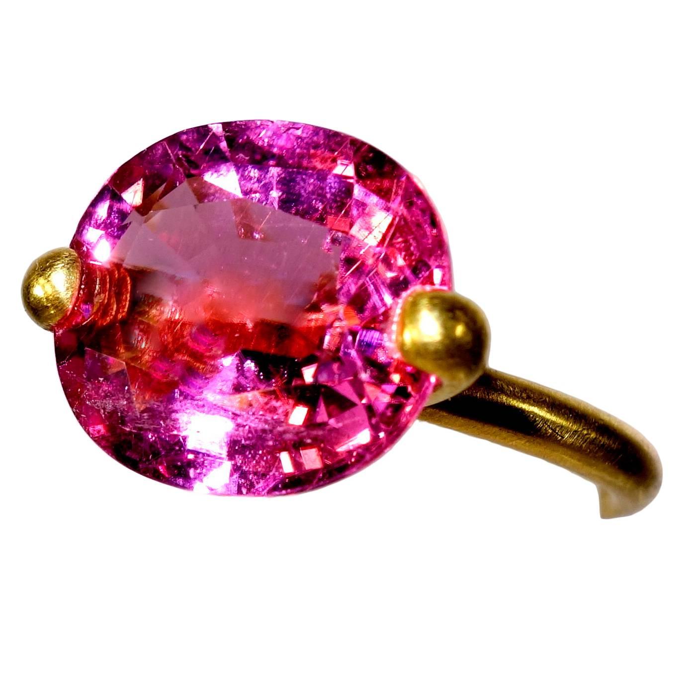 Leuchtend rosa Turmalin-Ring
