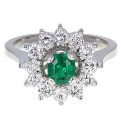 Round Emerald Diamond Gold Cluster Ring 2