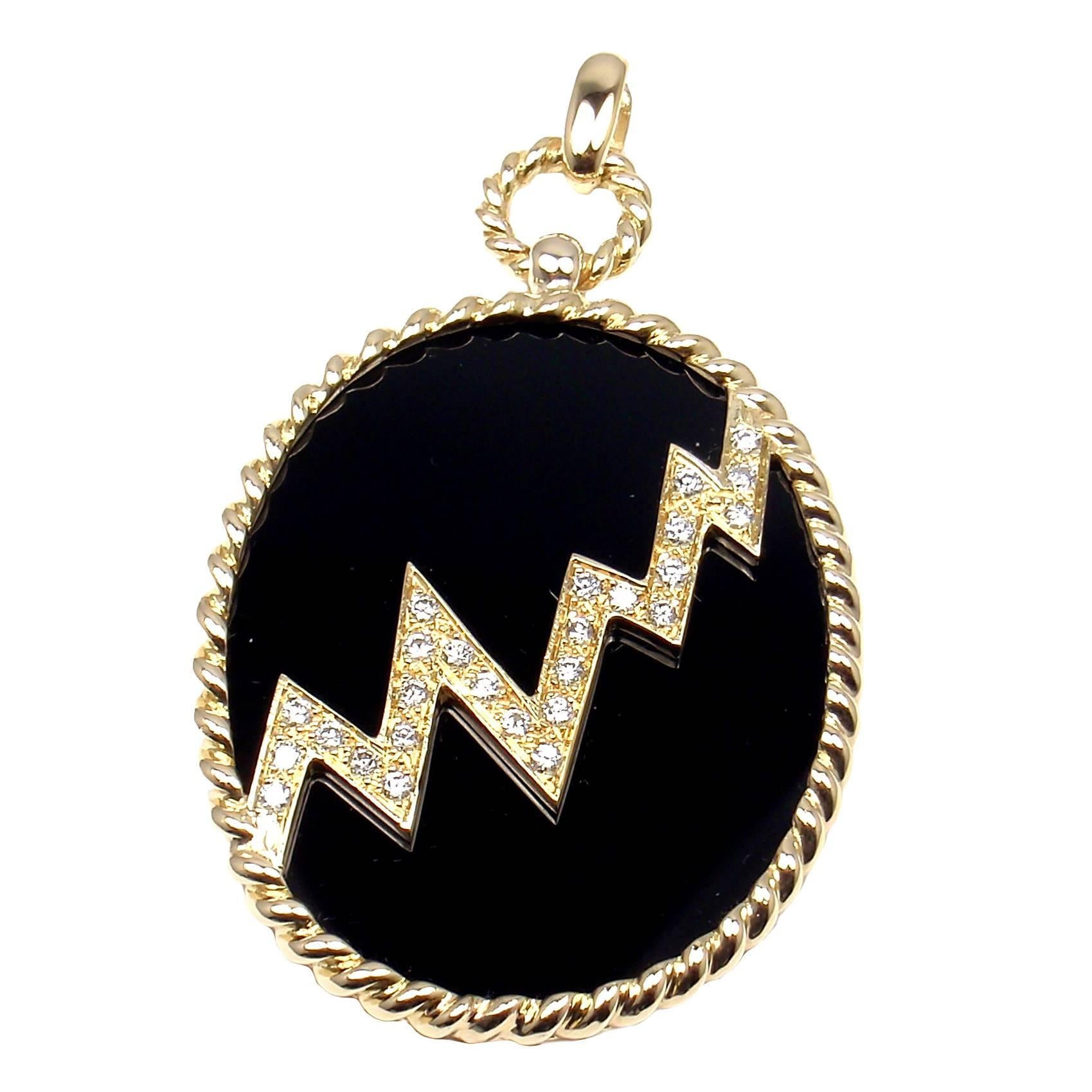 Van Cleef & Arpels Black Onyx Diamond Gold Pendant