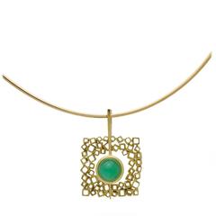 1970s Chrysoprase Gold Choker Necklace 8