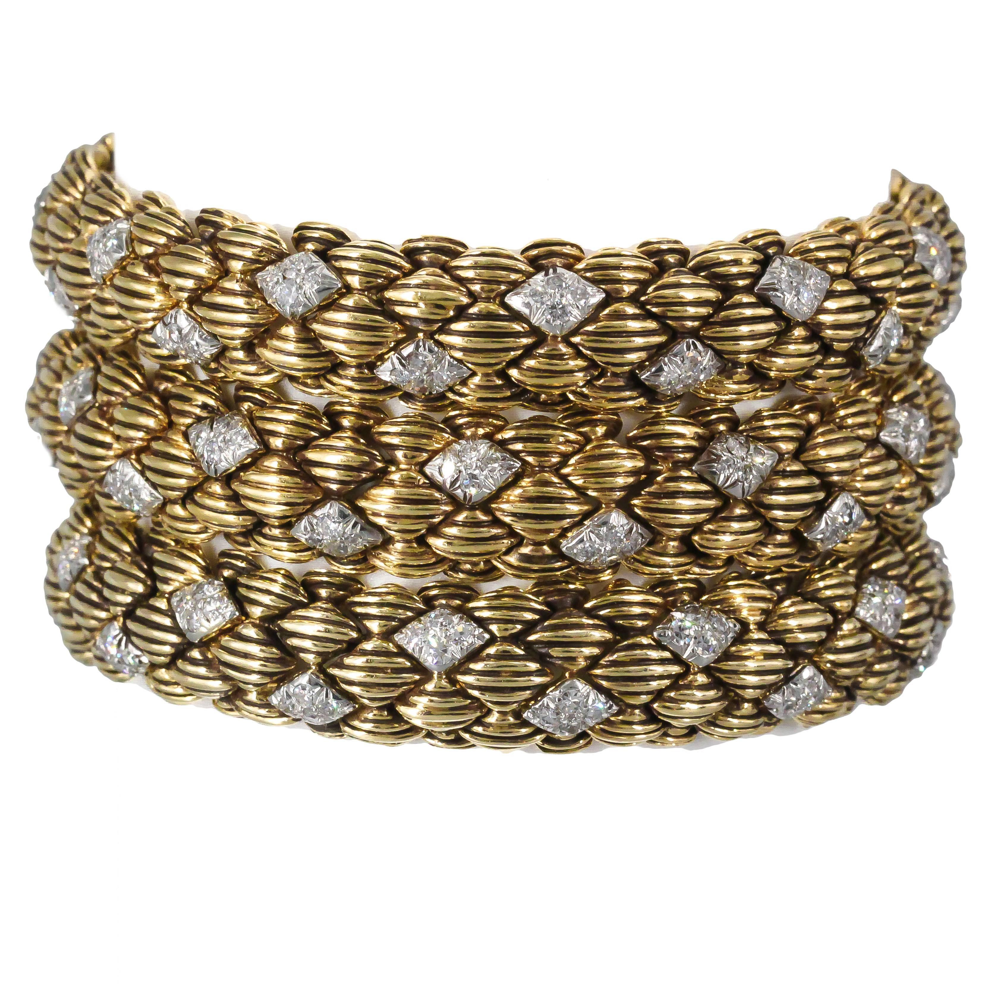 David Webb Three-Diamond Gold Link Bracelets For Sale at 1stDibs