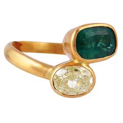 Twisted Emerald Diamond Gold Ring