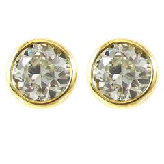 0.92 Carat Diamond Gold Stud Earrings