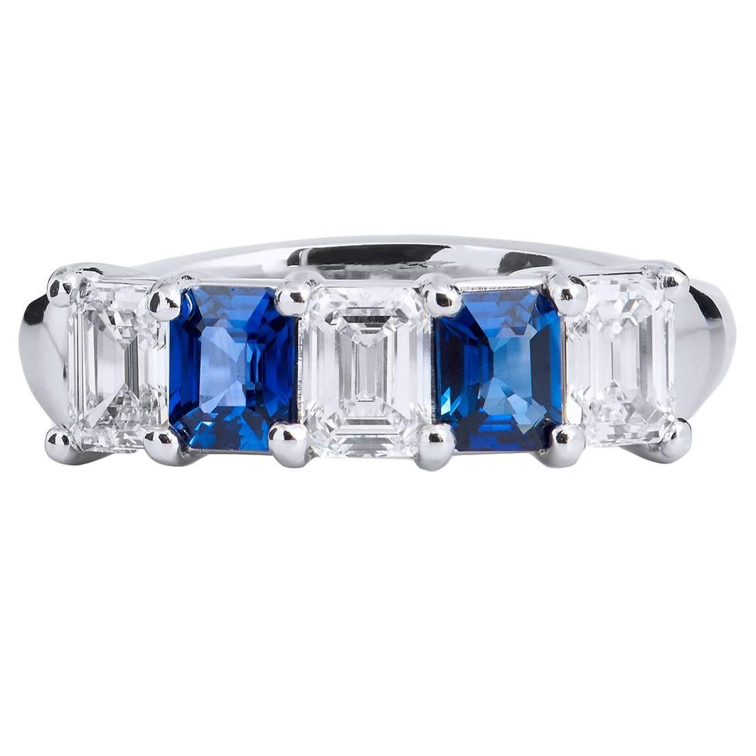 Platinbandring, GIA zertifiziert 1,32 Karat Diamant .96 Karat blaue Saphire