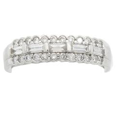 Baguette Round Diamond Gold Scalloped Band