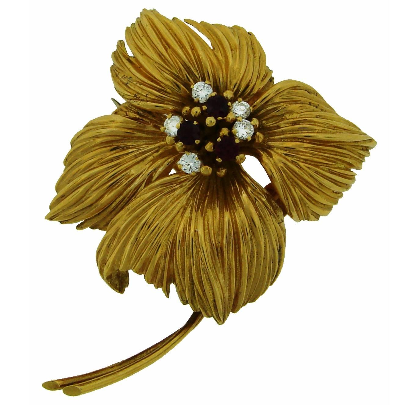 1950s Van Cleef & Arpels Ruby Diamond Gold Flower Pin Brooch
