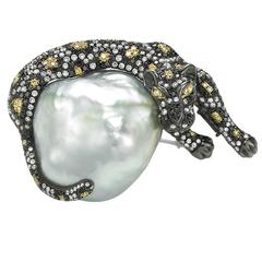 Baroque White South Sea Pearl Tricolor Diamond Tricolor Gold Jaguar Brooch