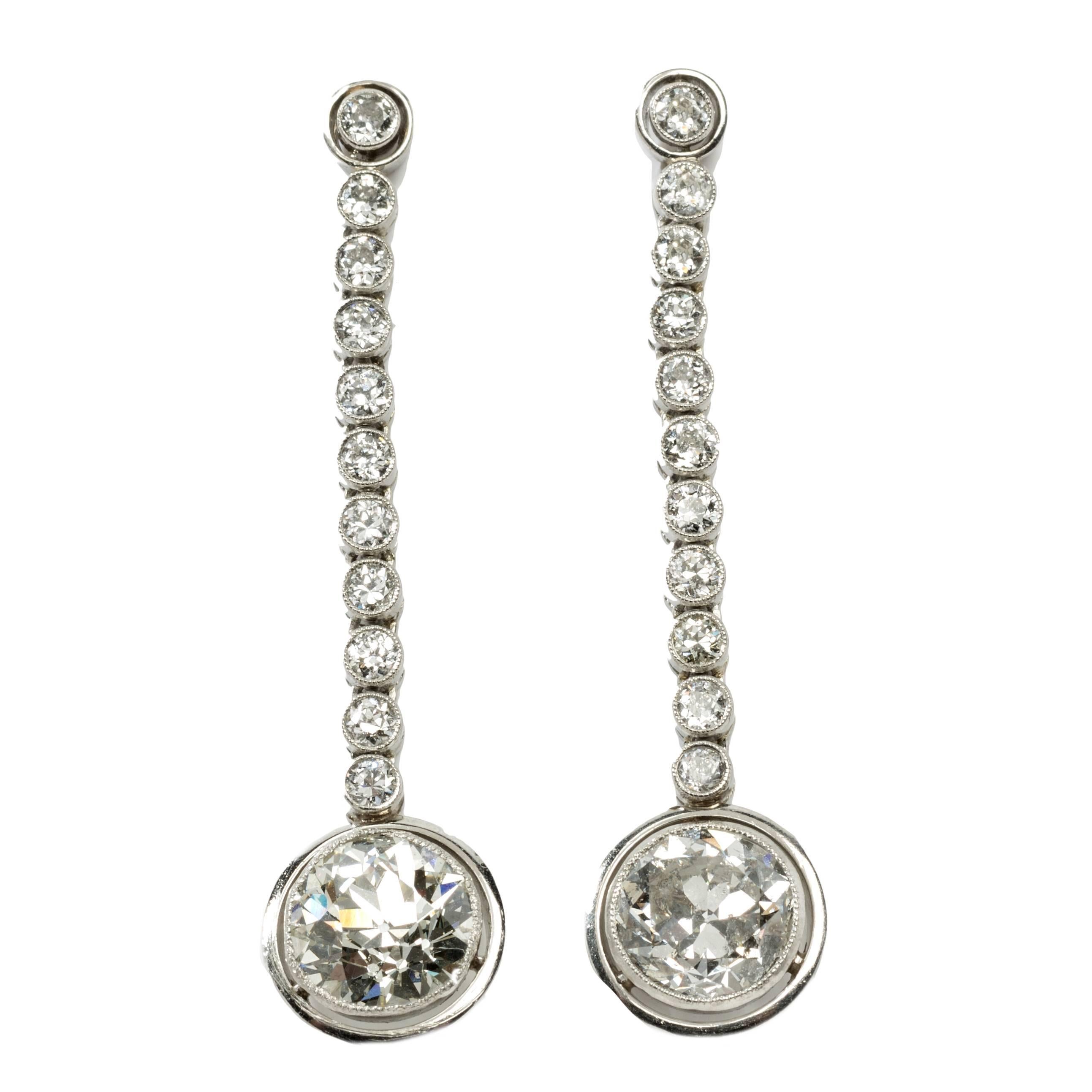 1920s Diamond Platinum Dangle Earrings For Sale