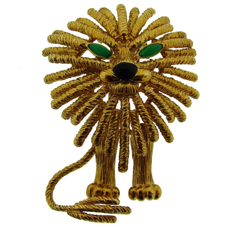 Van Cleef and Arpels Chrysoprase Black Onyx Gold Lion Clip Pin Brooch ...