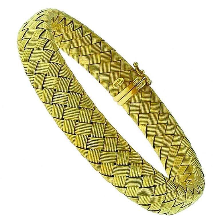 Roberto Coin Basket Weave Gold Bangle Bracelet For Sale at 1stDibs