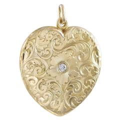 Absolutely Beautiful Antique Gold Heart Locket 6