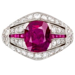 1930er Jahre Art Deco Platinring mit unbehandeltem burmesischem Rubin und Diamanten