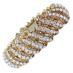 Round Brilliant Cut Diamond Two Color Gold Bracelet 3