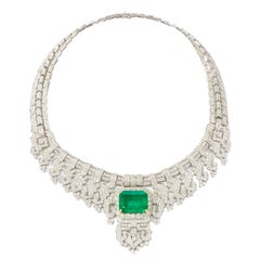 Antique 24.40 Carat Emerald Diamonds 18 Carat Gold Necklace