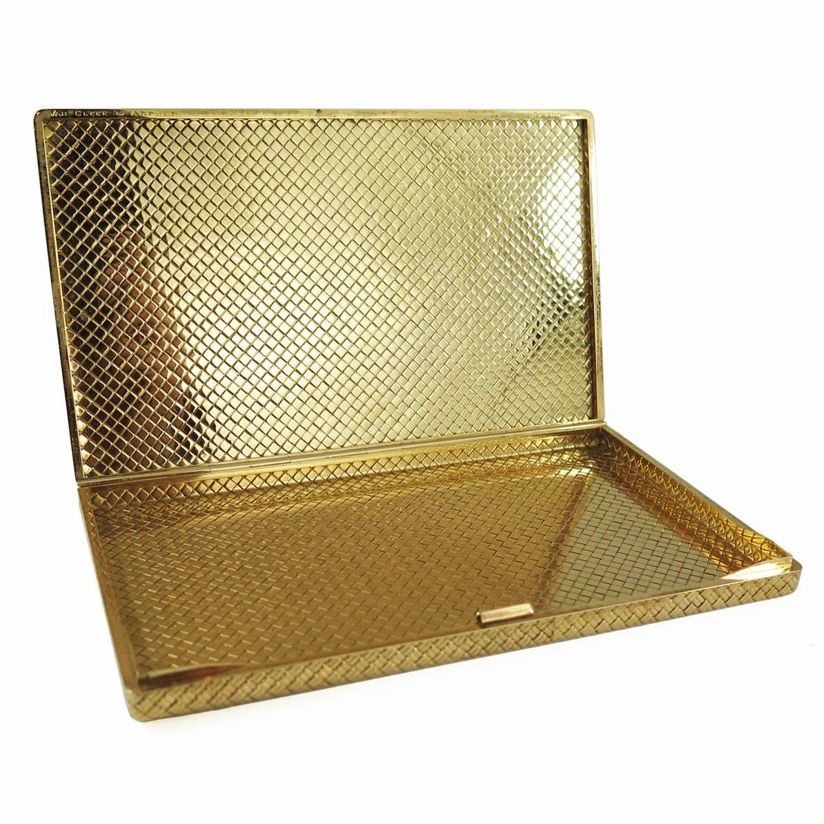 1940s Van Cleef & Arpels Textured Basketweave Design Gold Box