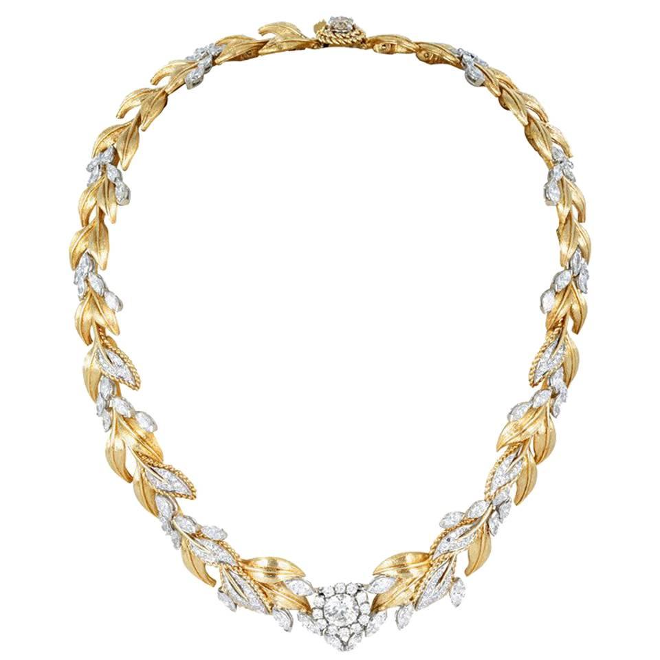 13.95 carats Diamond Leaf Motif Necklace For Sale