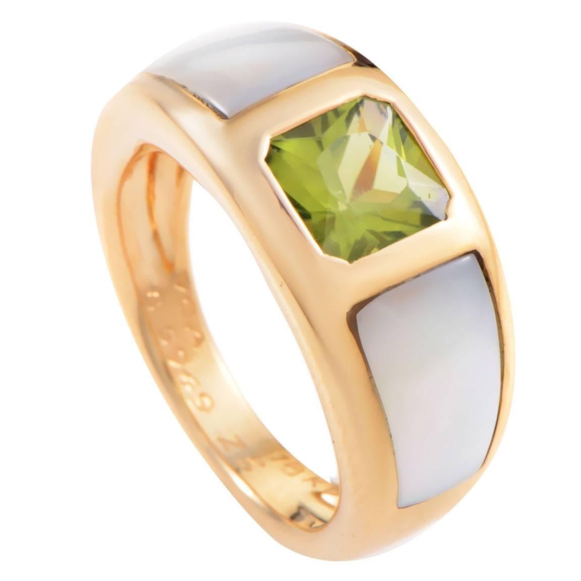 Van Cleef & Arpels Peridot Mother of Pearl Gold Ring