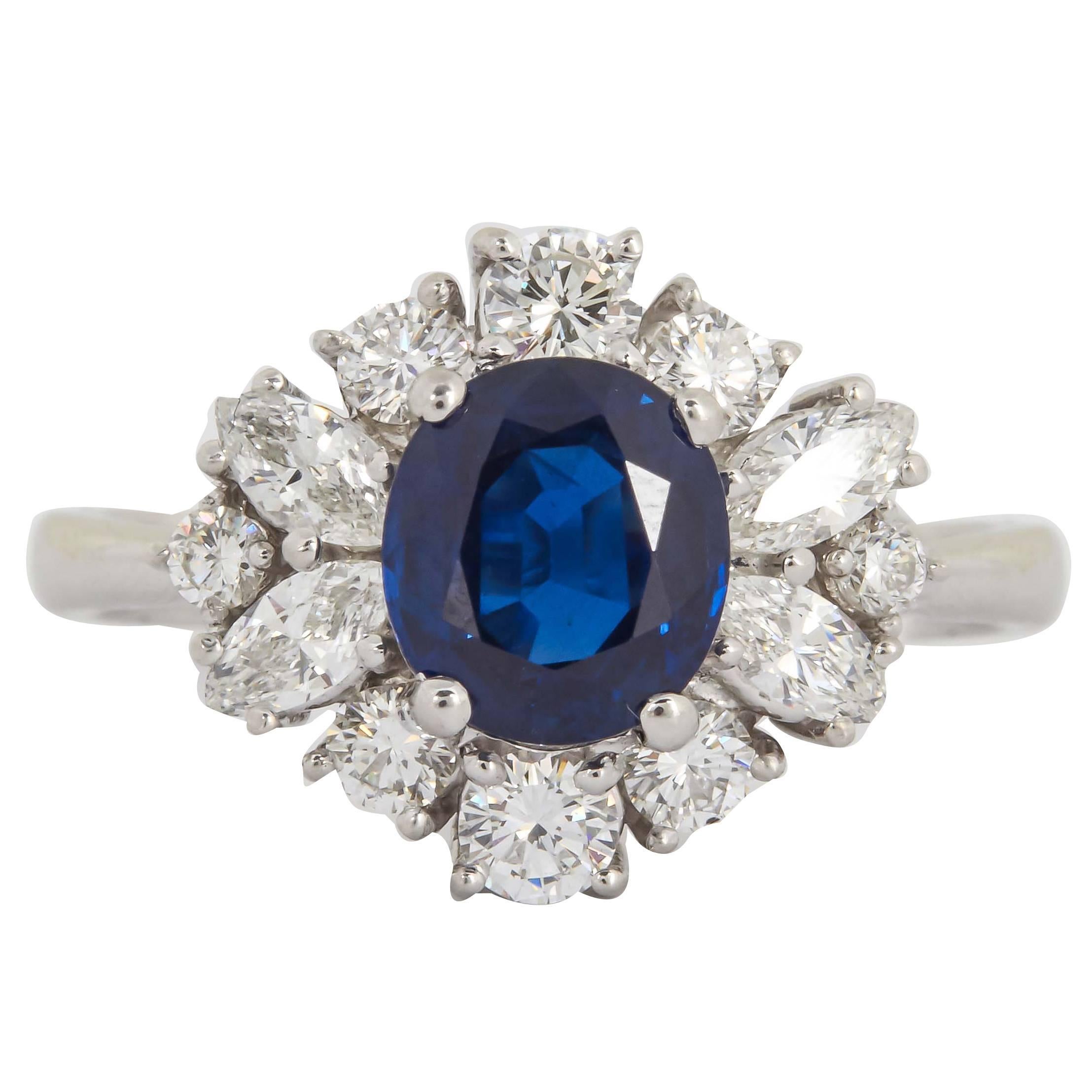 Goldring mit blauem Saphir und Diamant