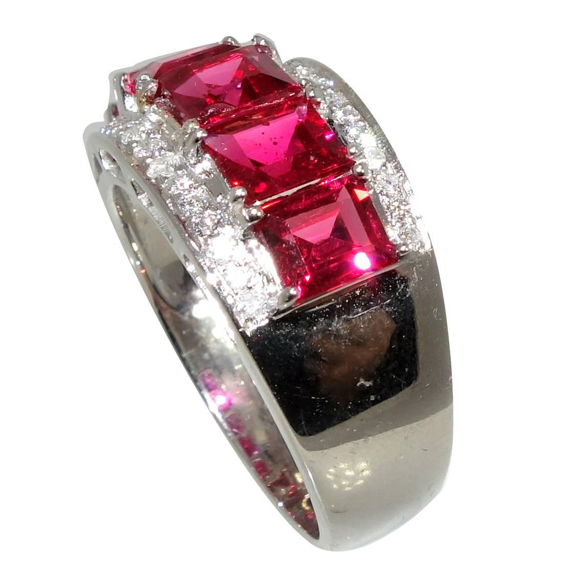 Ring mit Diamant und natürlichem feinem Burma-Spinell