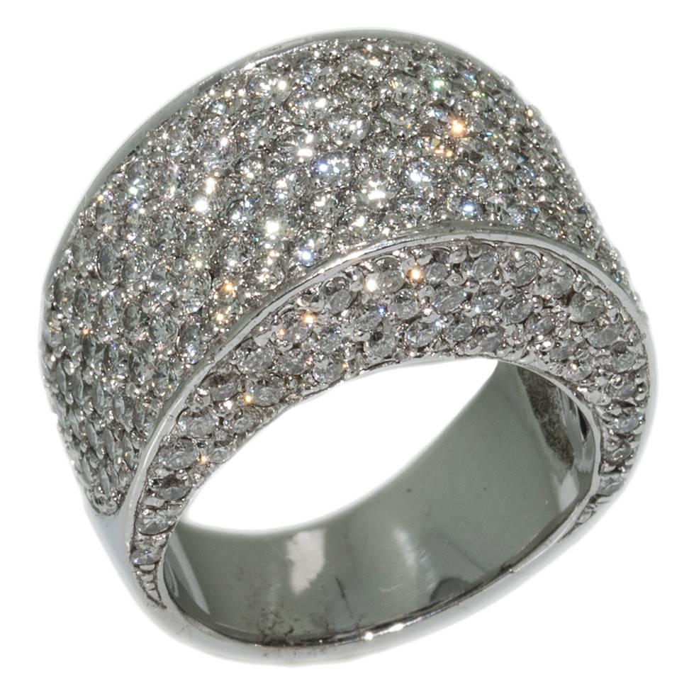 Large Dazzling 5 ct. Pave Diamonds Gold Ring For Sale