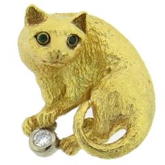 1980s Tiffany & Co. Emerald Diamond Gold Cat Brooch Pin