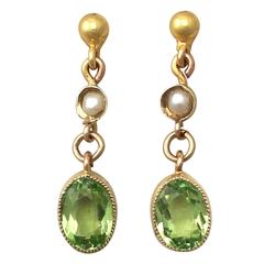 Antique 1910s Pearl 1.22 Carat Peridot Gold Drop Earrings 