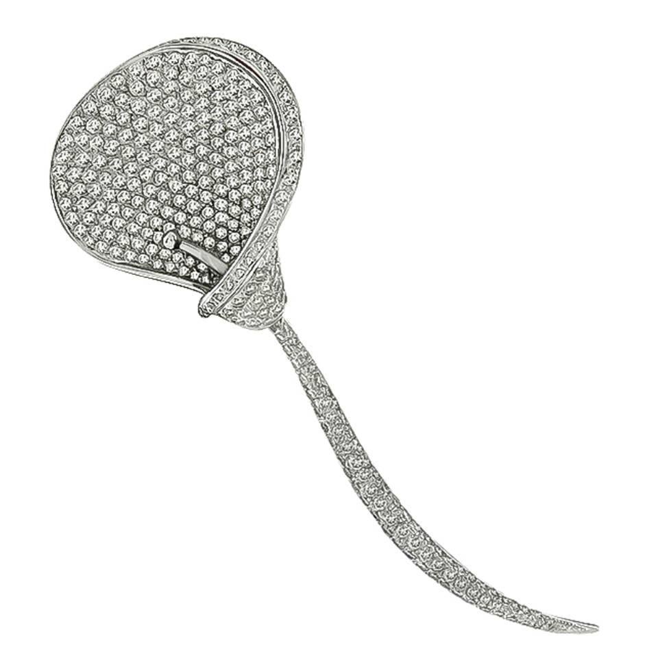 Broche fleur unique à épingle en or et diamants  en vente