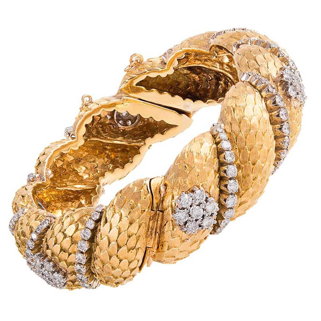 Textured Diamond Gold Bangle Bracelet