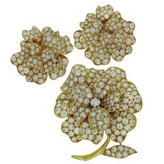 Van Cleef & Arpels Diamond Gold Flower Brooch and Earrings Suite 12