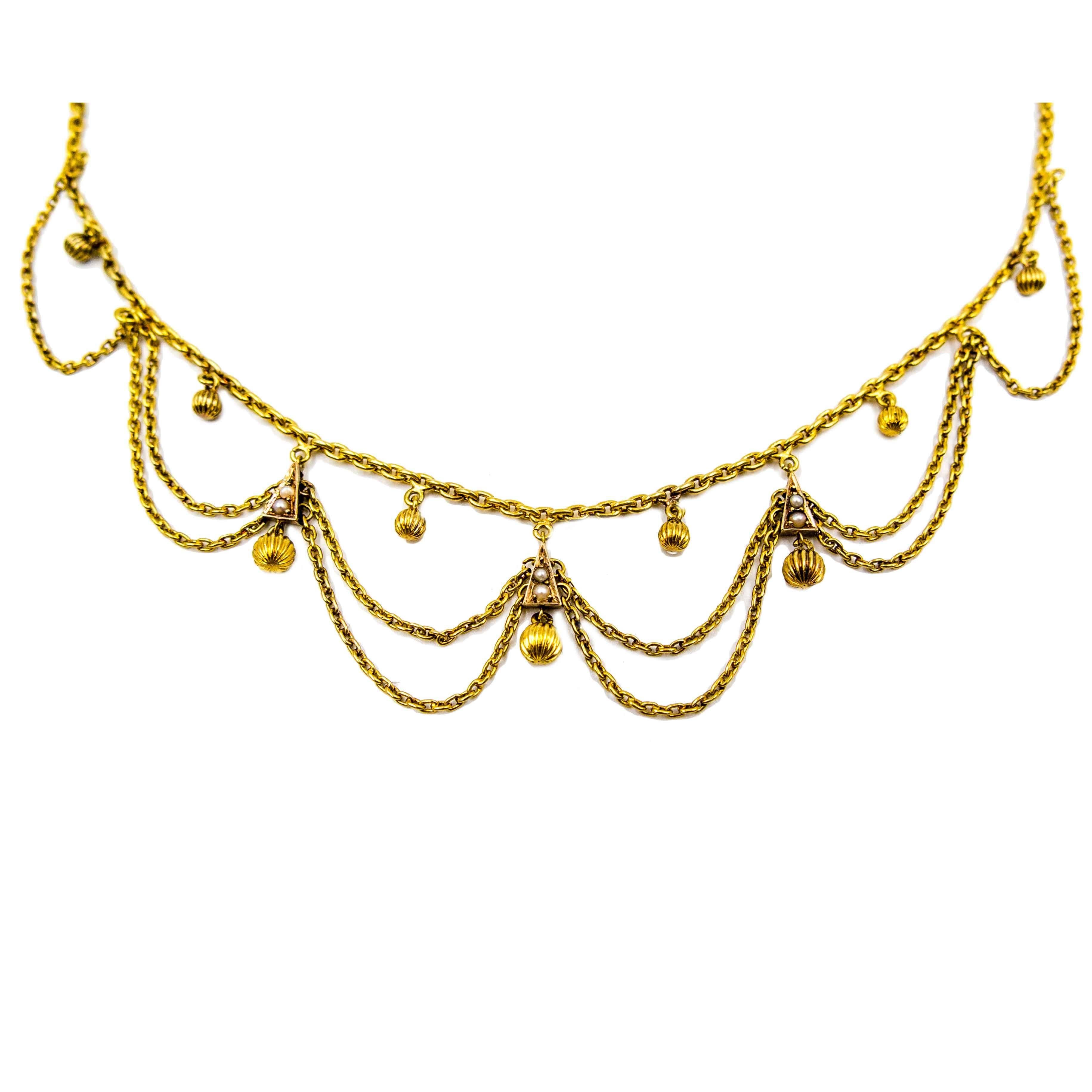 Elegant Antique Gold Scalloped Necklace