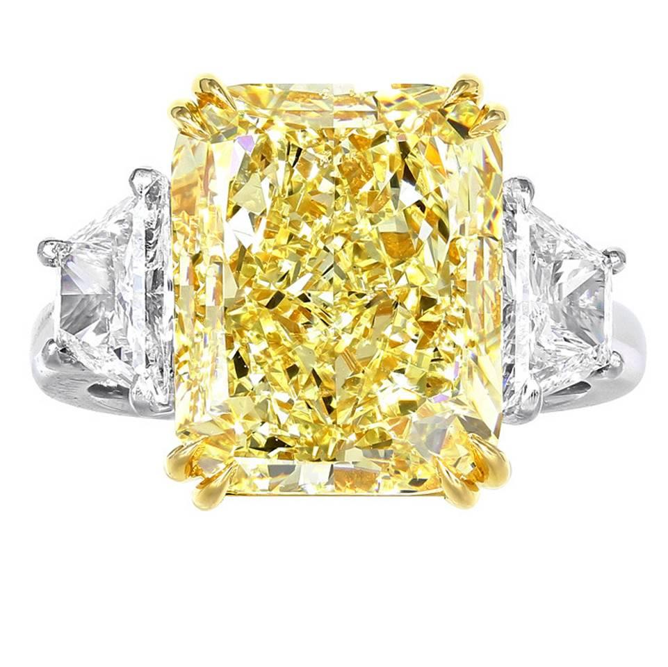 GIA Certificated 9.37 Carat Radiant Cut Fancy Yellow  SI1 Three Stone Rings For Sale