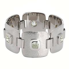 Colleen B. Rosenblat – Bracelet 18K Hammered White Gold & Diamonds 9