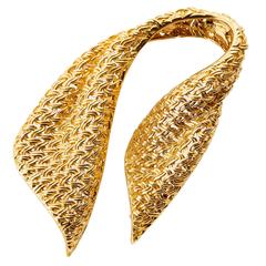 1960s Mauboussin Gold Basketweave Scarf Brooch