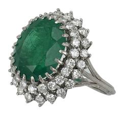 Vintage Oval Emerald Diamond Gold Cluster Ring