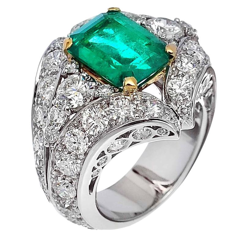 Emerald Diamond Gold Ring For Sale at 1stDibs