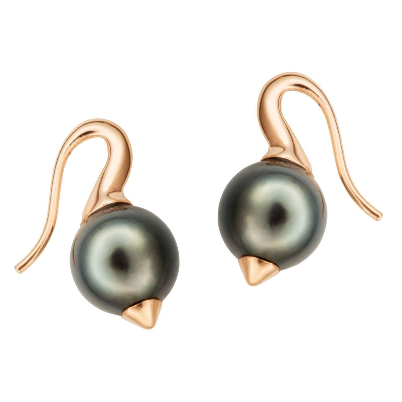 Hannah Martin London Tahitian Pearl Gold Hooked Earring For Sale