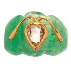 1950s Indian Carved Emerald Diamond Gold Ring 